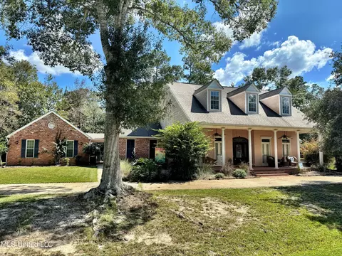 72693 N Diamondhead Dr, Diamondhead, MS 39525