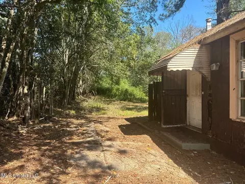 Exterior - 210 Cooper Rd, Jackson, MS 39212 photo 2 of 4