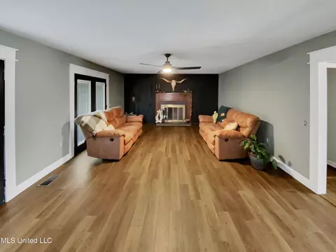 Living - 3415 Erin Lucern Rd, Union, MS 39365 photo 1 of 1