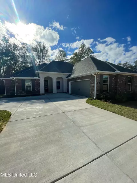 7263 S Aberdeen Dr, Pass Christian, MS 39571