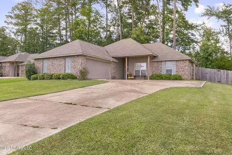717 Lexington Dr, Florence, MS 39073 photo 2
