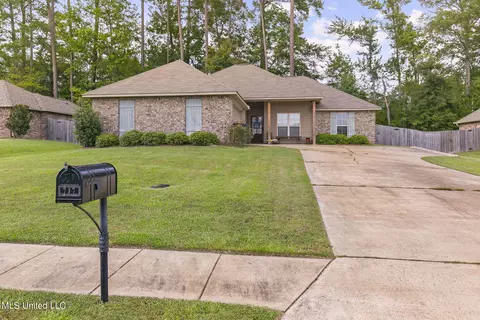 717 Lexington Dr, Florence, MS 39073