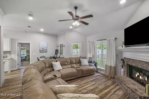 717 Lexington Dr, Florence, MS 39073 photo 9