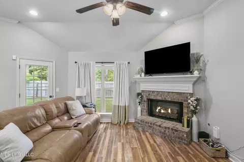 717 Lexington Dr, Florence, MS 39073 photo 8