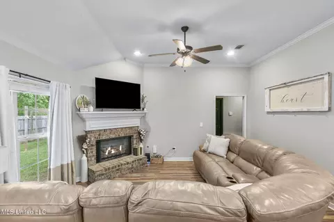717 Lexington Dr, Florence, MS 39073 photo 6