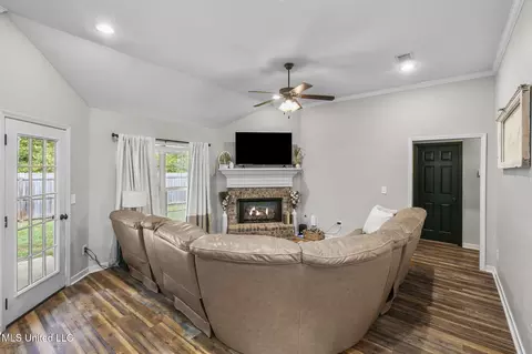 717 Lexington Dr, Florence, MS 39073 photo 7
