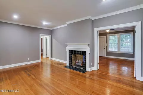Living - 4091 Pine Hill Dr, Jackson, MS 39206 photo 1 of 4