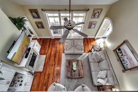 Living - 380 Catlett Rd, Madison, MS 39110 photo 7 of 8