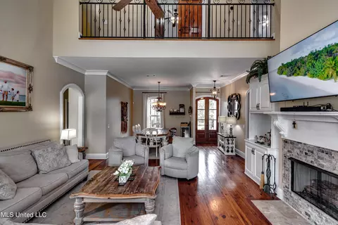 Living - 380 Catlett Rd, Madison, MS 39110 photo 6 of 8