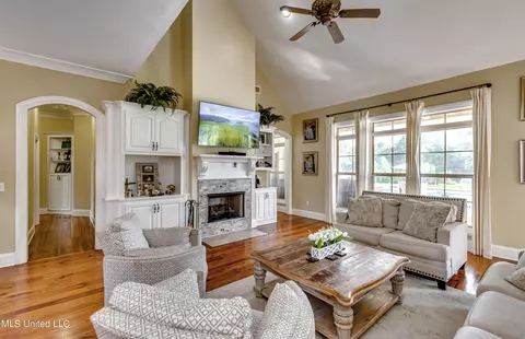 Living - 380 Catlett Rd, Madison, MS 39110 photo 1 of 8