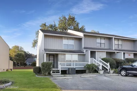 296 Highpoint Dr, Diamondhead, MS 39525
