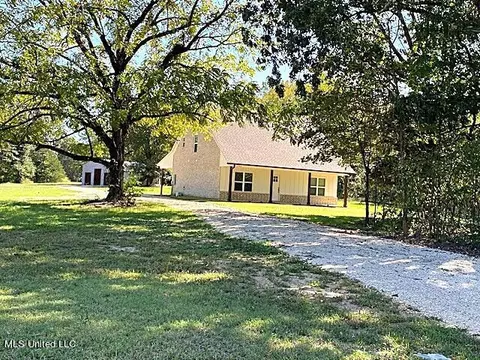 1784 Smart Rd, Como, MS 38619