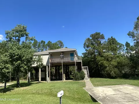 1514 Quail Cv, Bay Saint Louis, MS 39520