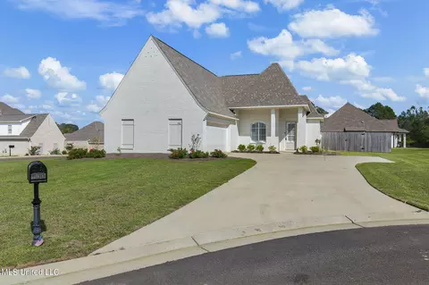 Exterior - 300 Autumn Cv, Madison, MS 39110 photo 3 of 7