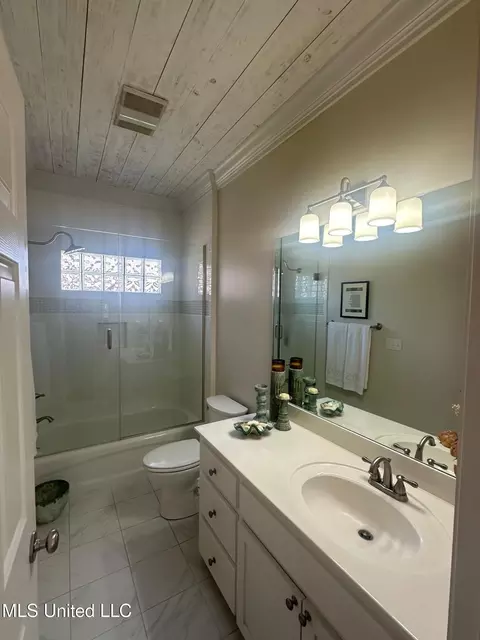 Bath - 107 Belle Meade Blvd, Flowood, MS 39232 photo 1 of 4