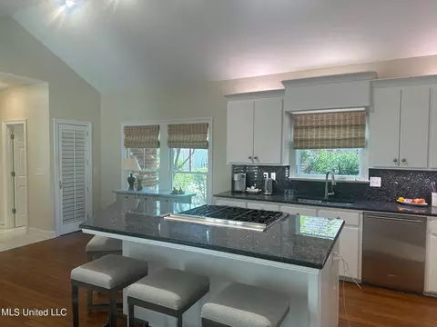 Kitchen - 107 Belle Meade Blvd, Flowood, MS 39232 photo 2 of 6