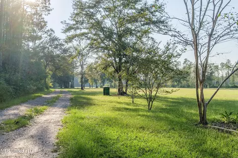Exterior - 13501 Big Bend Rd, Moss Point, MS 39562 photo 7 of 7