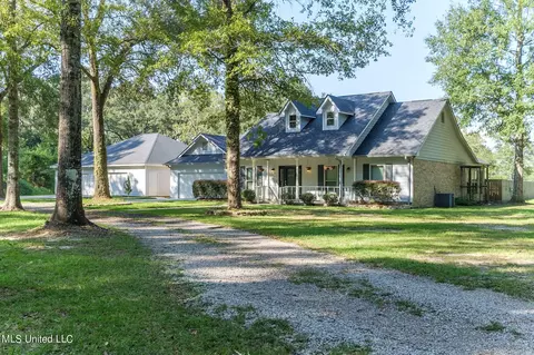 Exterior - 13501 Big Bend Rd, Moss Point, MS 39562 photo 2 of 7