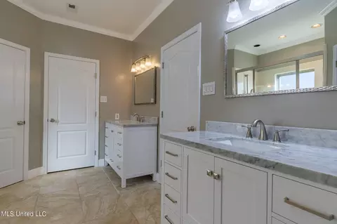 Bath - 13501 Big Bend Rd, Moss Point, MS 39562 photo 2 of 4