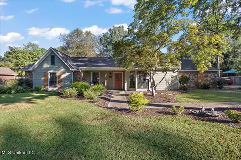612 Trailwood Dr, Clinton, MS 39056