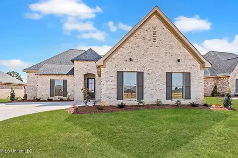 1014 Kensington Dr, Flowood, MS 39232