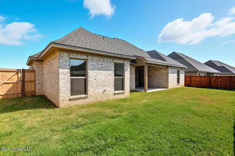 Exterior - 1014 Kensington Dr, Flowood, MS 39232 photo 7 of 7
