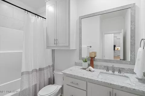 Bath - 1014 Kensington Dr, Flowood, MS 39232 photo 3 of 6