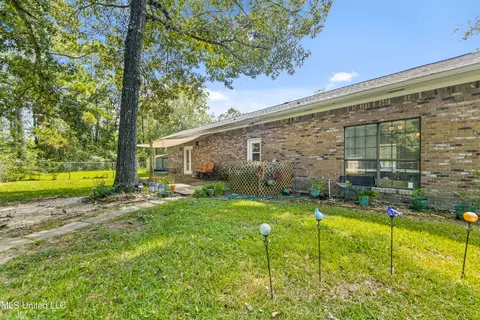 9450 Boyette Rd, Biloxi, MS 39532 photo 4