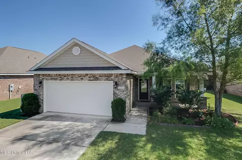 10192 Hutter Rd, Gulfport, MS 39503