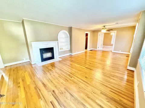 Living - 735 Dougherty St, Coldwater, MS 38618 photo 1 of 5