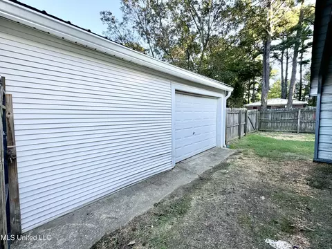 Exterior - 735 Dougherty St, Coldwater, MS 38618 photo 9 of 12