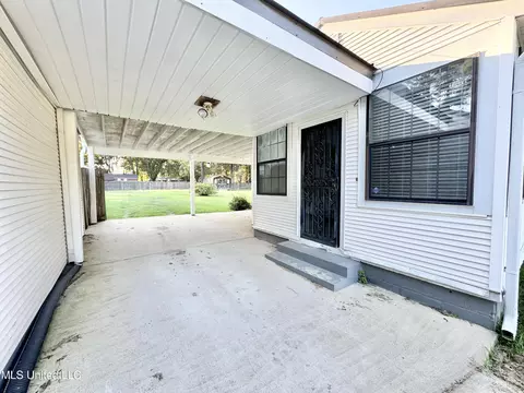Exterior - 735 Dougherty St, Coldwater, MS 38618 photo 5 of 12