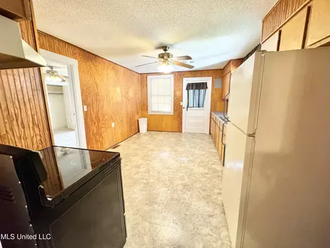 Kitchen - 735 Dougherty St, Coldwater, MS 38618 photo 3 of 3