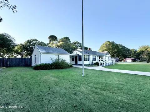 Exterior - 735 Dougherty St, Coldwater, MS 38618 photo 4 of 12