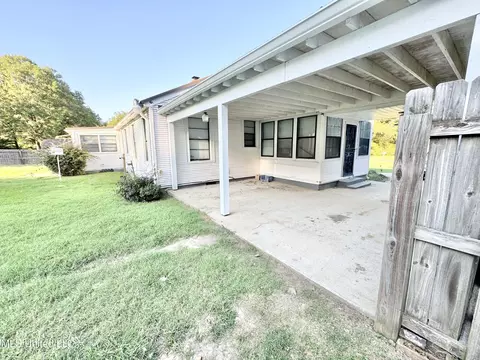 Exterior - 735 Dougherty St, Coldwater, MS 38618 photo 7 of 12