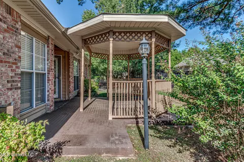 Exterior - 801 Hambridge Ct, Brandon, MS 39047 photo 9 of 11
