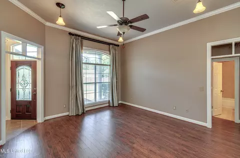 Living - 801 Hambridge Ct, Brandon, MS 39047 photo 5 of 6