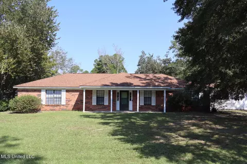 1716 Stillwater Dr, Gautier, MS 39553