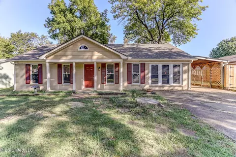 1786 Rapier Dr, Horn Lake, MS 38637