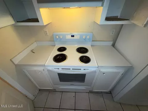Kitchen - 4958 Lurline Dr, Jackson, MS 39204 photo 2 of 2