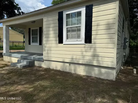 2566 Williamson Ave, Jackson, MS 39213