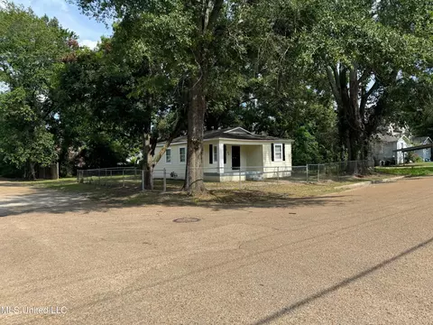 2566 Williamson Ave, Jackson, MS 39213 photo 2