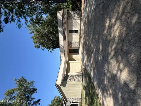 718 Thornwood Pl, Southaven, MS 38671