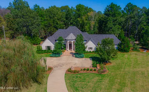 305 Deer Haven Dr, Madison, MS 39110