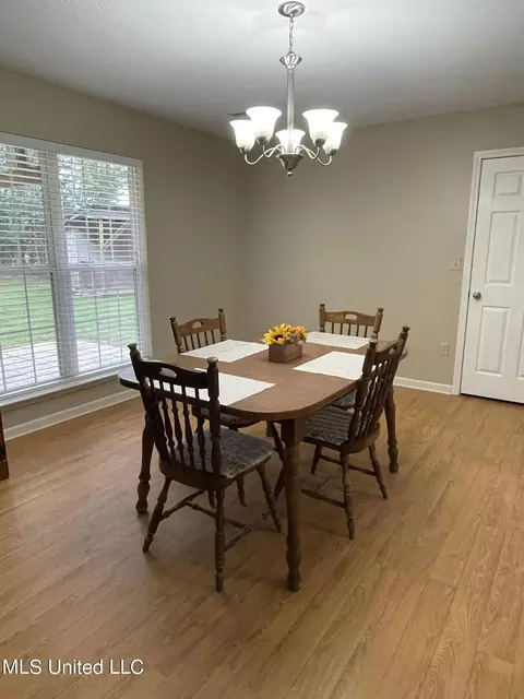 Dining - 197 Andrews Rd, Florence, MS 39073 photo 1 of 2