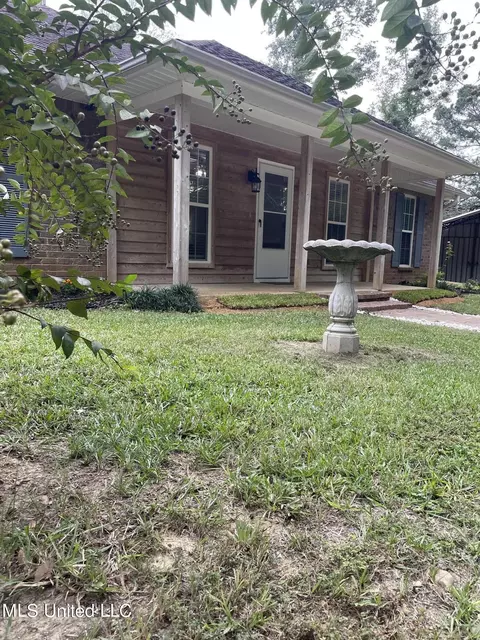 Exterior - 197 Andrews Rd, Florence, MS 39073 photo 1 of 8
