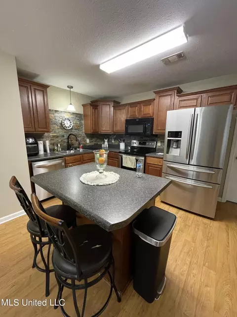 Kitchen - 197 Andrews Rd, Florence, MS 39073 photo 2 of 2