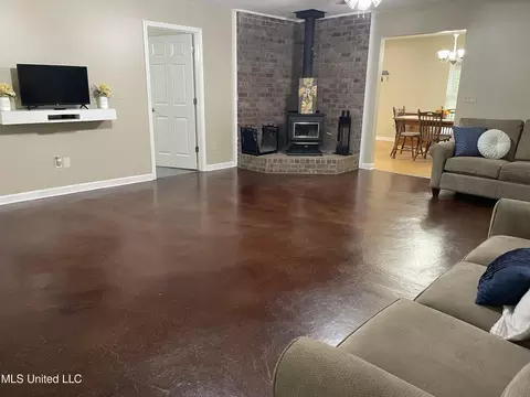 Living - 197 Andrews Rd, Florence, MS 39073 photo 2 of 2