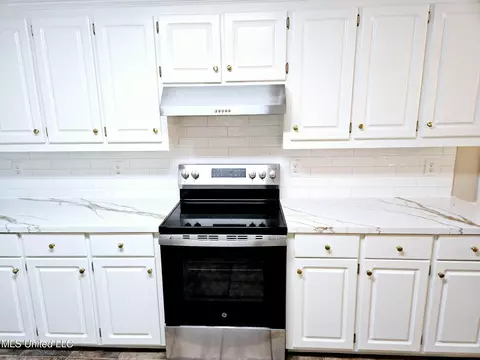 Kitchen - 108 Comanche Dr, Terry, MS 39170 photo 5 of 5