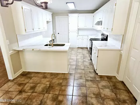 Kitchen - 108 Comanche Dr, Terry, MS 39170 photo 2 of 5